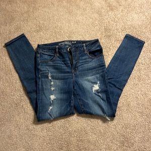 Distressed Hi-Rise Jeggings